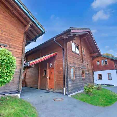 Village With Garden Semesterbostad *