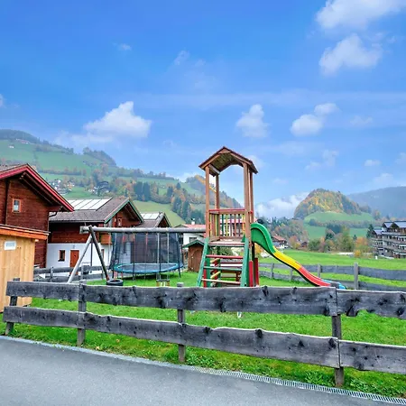 Village With Garden Semesterbostad